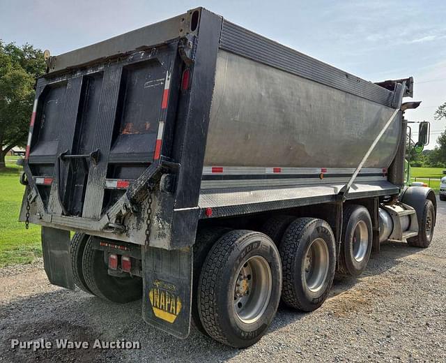 Image of Peterbilt 357 equipment image 4