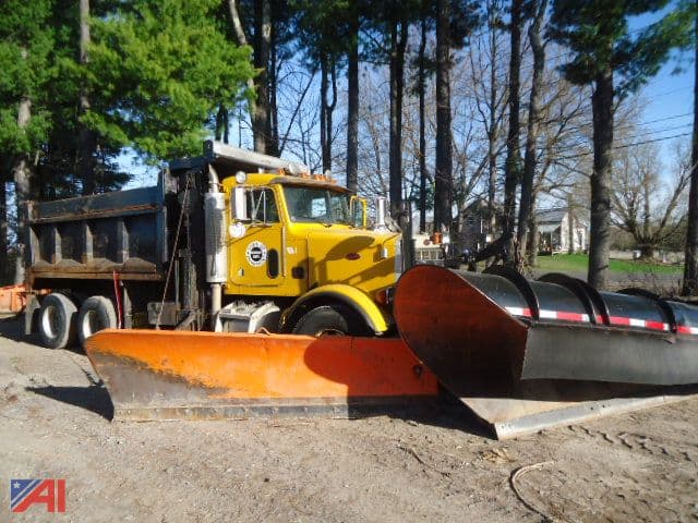 Image of Peterbilt 357 equipment image 4