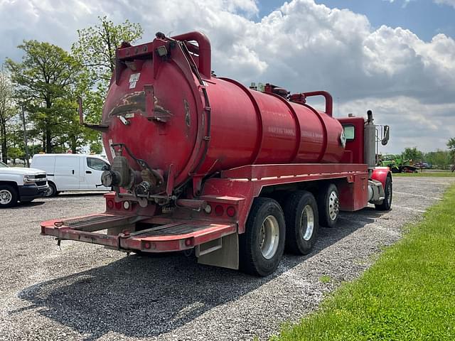 Image of Peterbilt 357 equipment image 4