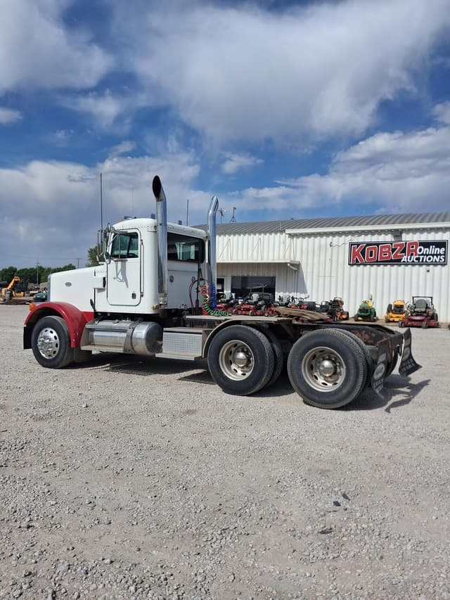 Image of Peterbilt 378 equipment image 2