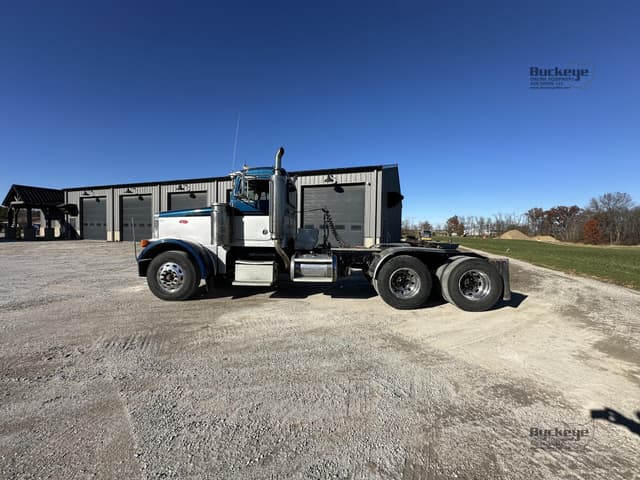 Image of Peterbilt 378 equipment image 3