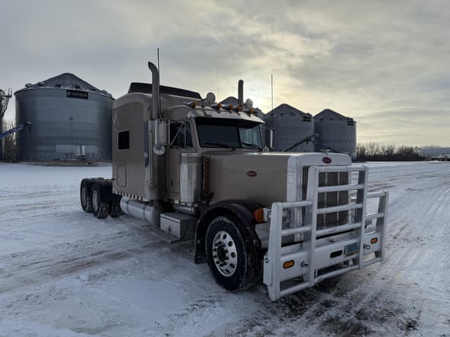 Image of Peterbilt 379 equipment image 1