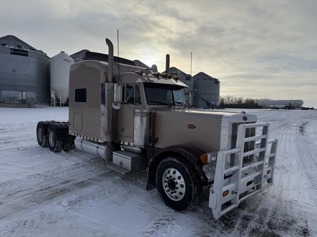 Image of Peterbilt 379 equipment image 2
