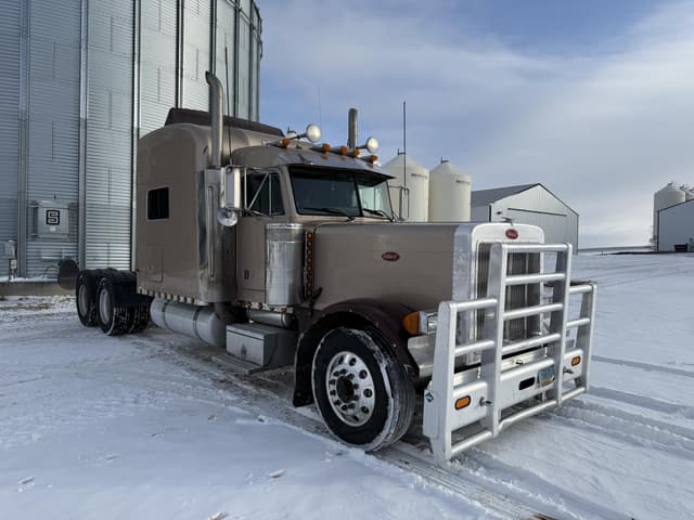 Image of Peterbilt 379 equipment image 4