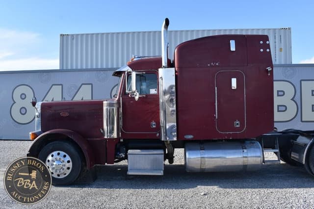Image of Peterbilt 379 equipment image 4