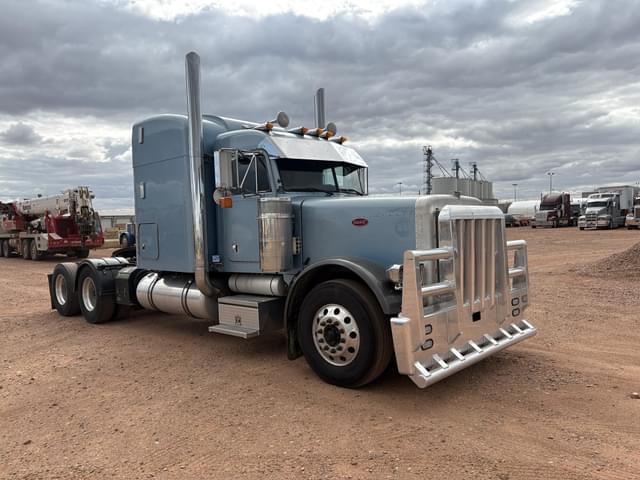 Image of Peterbilt 379 equipment image 1