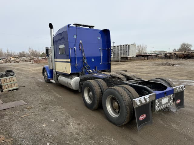 Image of Peterbilt 379 equipment image 3