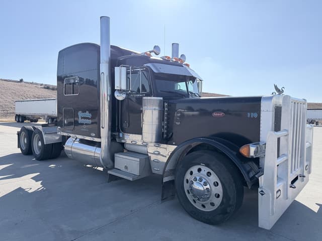 Image of Peterbilt 379 equipment image 2