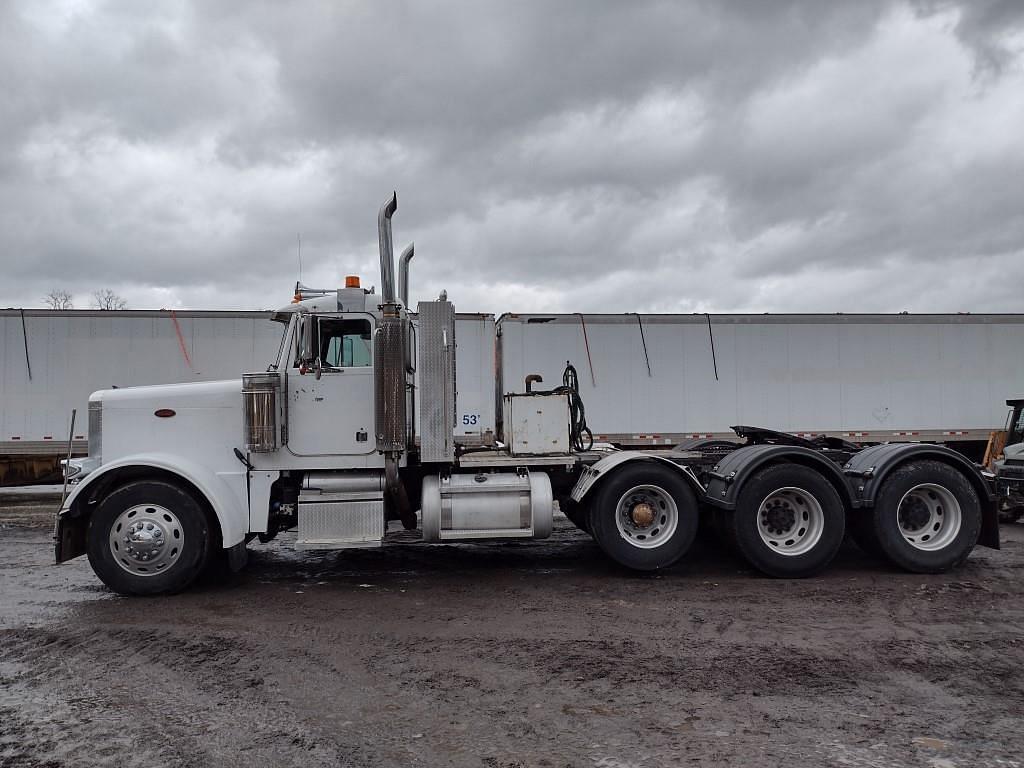 Image of Peterbilt 379 Primary image