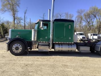 Main image Peterbilt 379