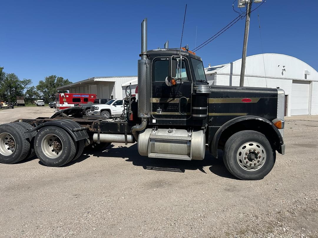 Image of Peterbilt 379 Primary image