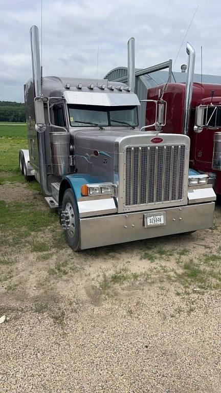 Image of Peterbilt 379 equipment image 1