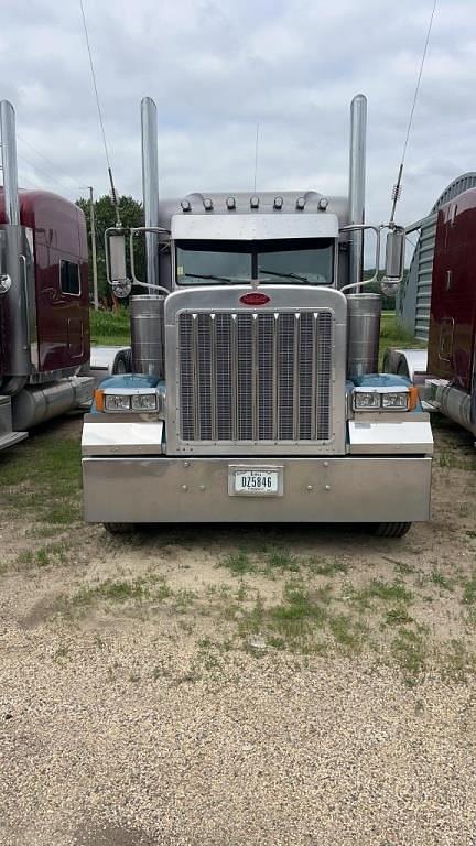 Image of Peterbilt 379 equipment image 2