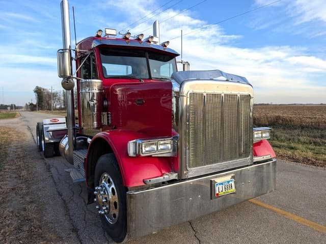 Image of Peterbilt 379 equipment image 3