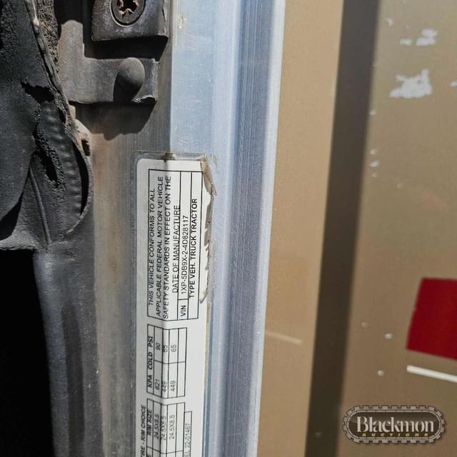 Image of Peterbilt 379 equipment image 2