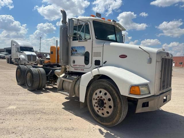 Image of Peterbilt 385 equipment image 3