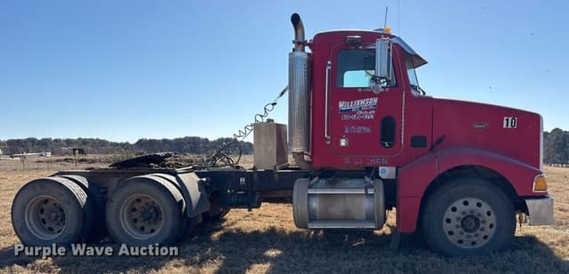 Image of Peterbilt 385 equipment image 3