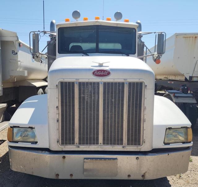 Image of Peterbilt 385 equipment image 2