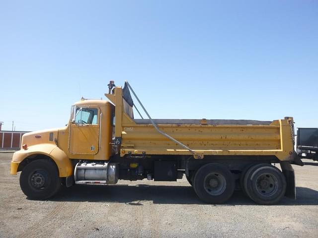 Image of Peterbilt 330 equipment image 4