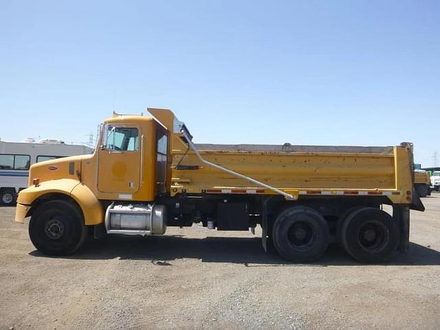 Image of Peterbilt 330 equipment image 4