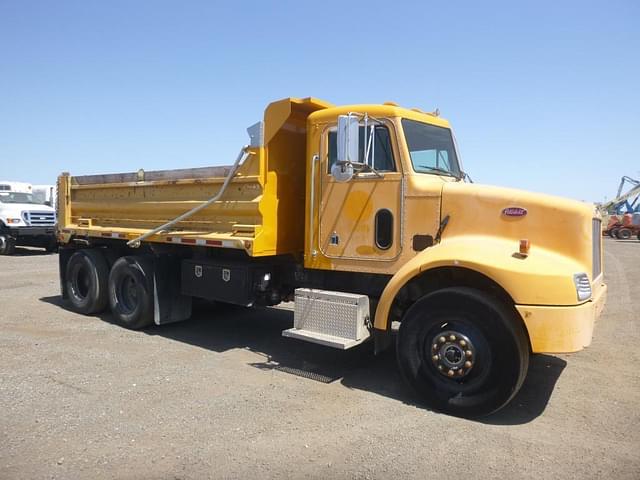 Image of Peterbilt 330 equipment image 1