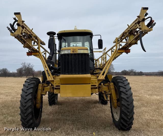 Image of Ag-Chem RoGator 1264 equipment image 1
