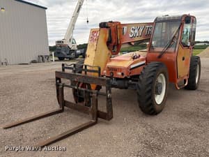 2004 Skytrak 8042 Image
