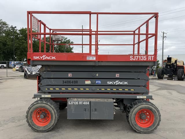 Image of Sky Jack SJ7135RT equipment image 4