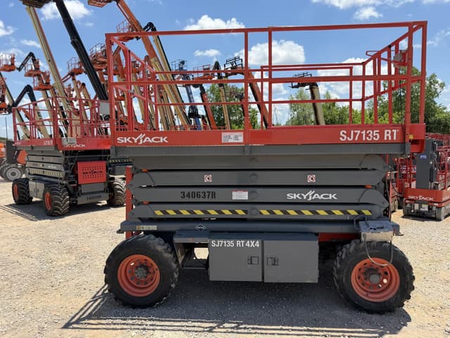 Image of Sky Jack SJ7135RT equipment image 4