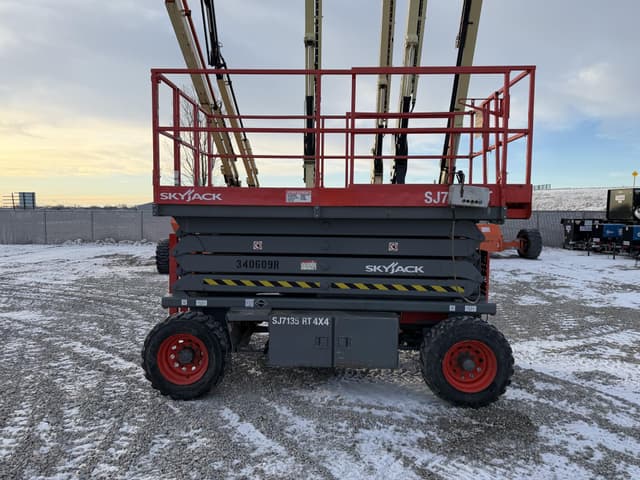 Image of Sky Jack SJ7135RT equipment image 4
