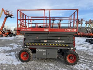 2004 Sky Jack SJ7135RT Image