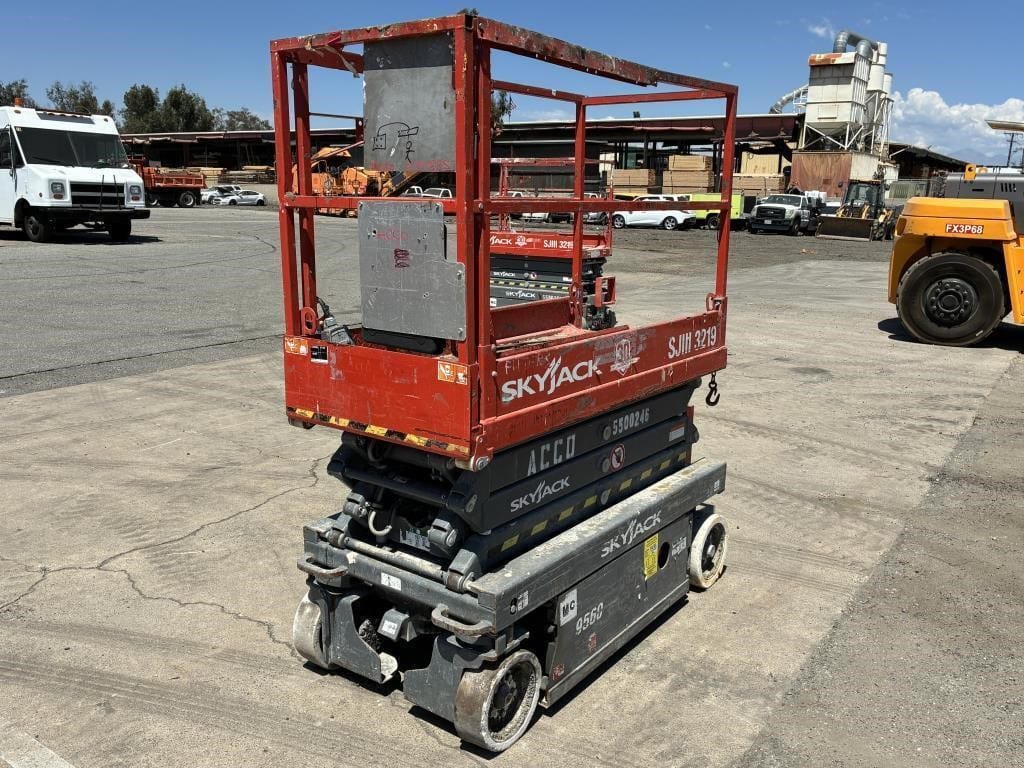 2004 Sky Jack SJIII3219 Equipment Image0