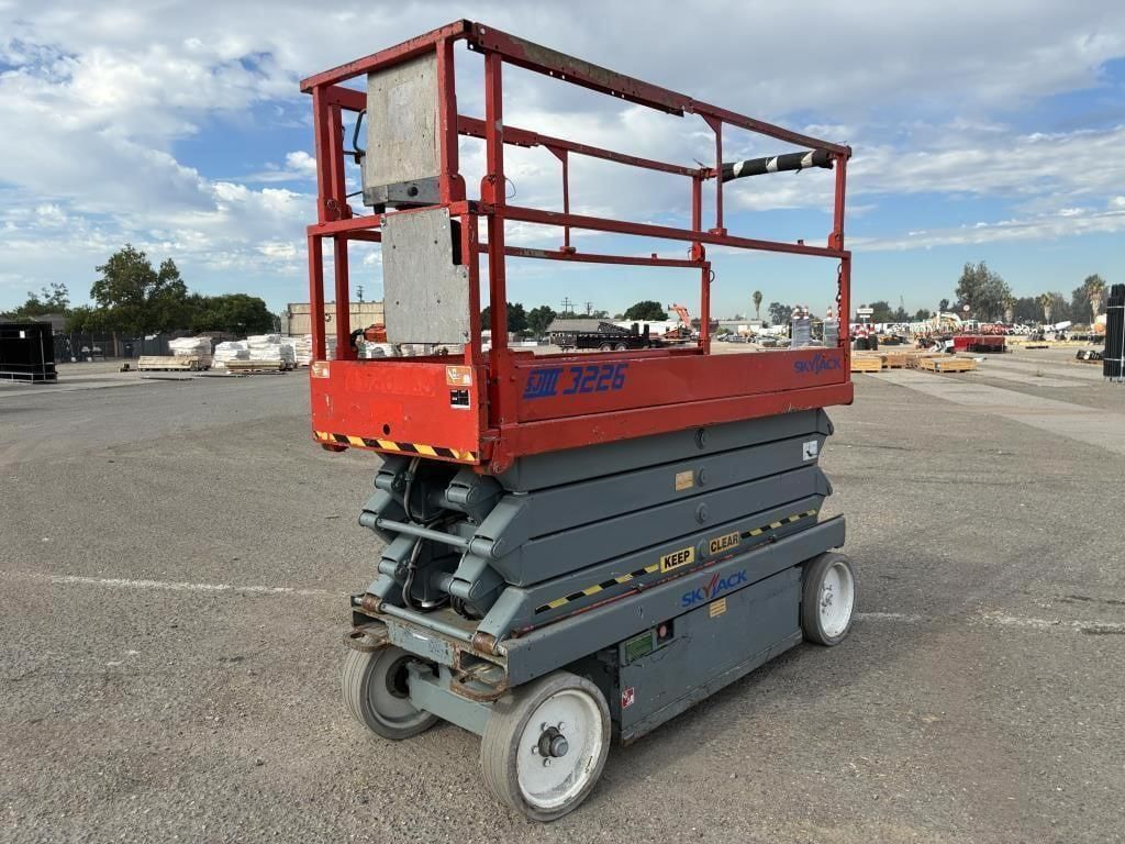 2004 Sky Jack SJIII3226 Equipment Image0