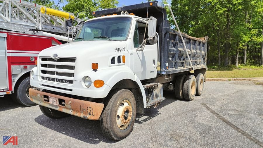 2004 Sterling LT7500 Equipment Image0