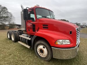 2004 Sterling LT7500 Image