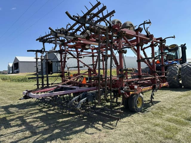 Image of Sunflower 5135-42 equipment image 4