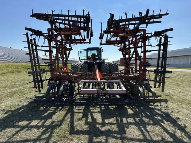 Image of Sunflower 5135-42 equipment image 3