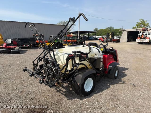 Image of Toro Multi Pro 1250 equipment image 4