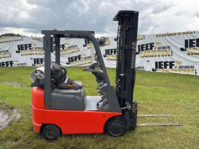 Image of Toyota 7FGCU15 equipment image 3