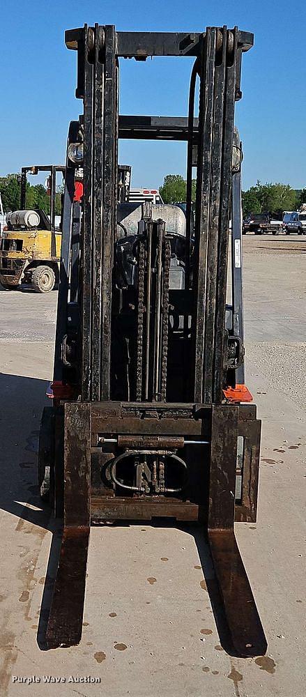 Image of Toyota 7FGCU30 equipment image 1