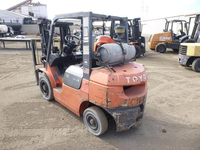 Image of Toyota 7FGU25 equipment image 3