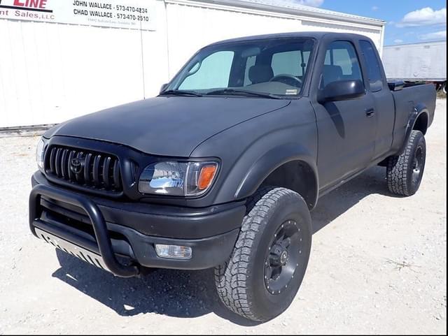 Image of Toyota Tacoma equipment image 2