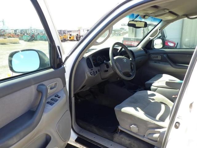 Image of Toyota Tundra equipment image 4