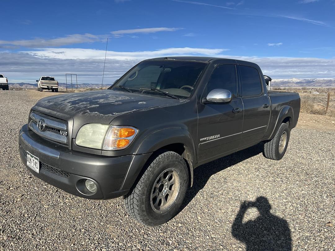 Image of Toyota Tundra SR5 Primary image