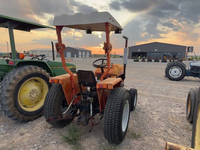 Image of Tractor King 200 equipment image 3