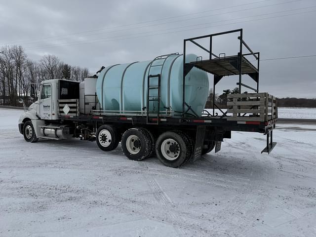 Image of Freightliner Columbia equipment image 3