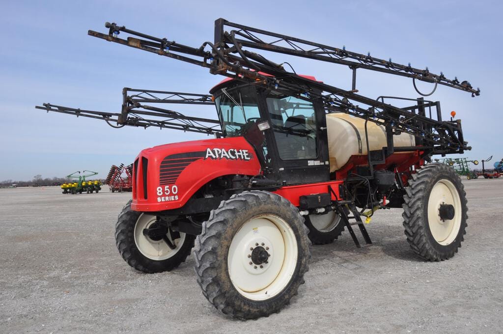 Main image Apache 850