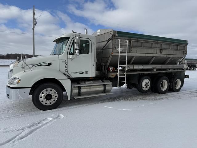 Image of Freightliner C-12 equipment image 1