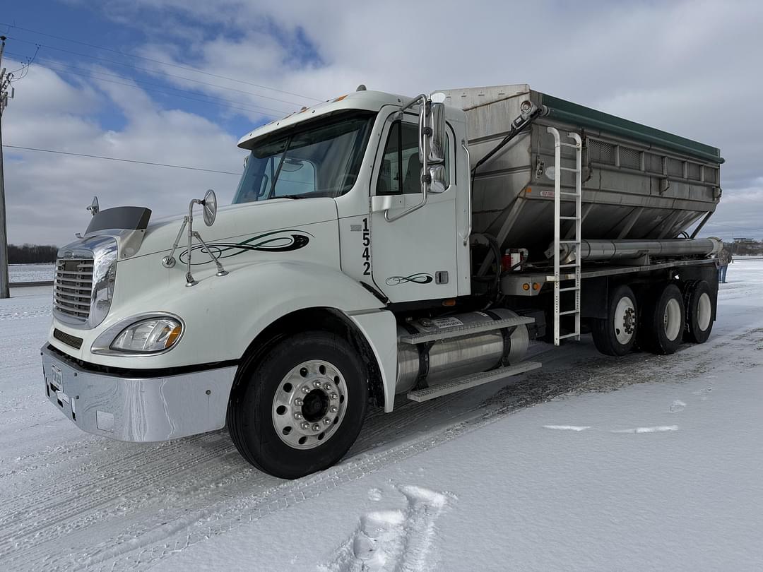 Image of Freightliner C-12 Primary image