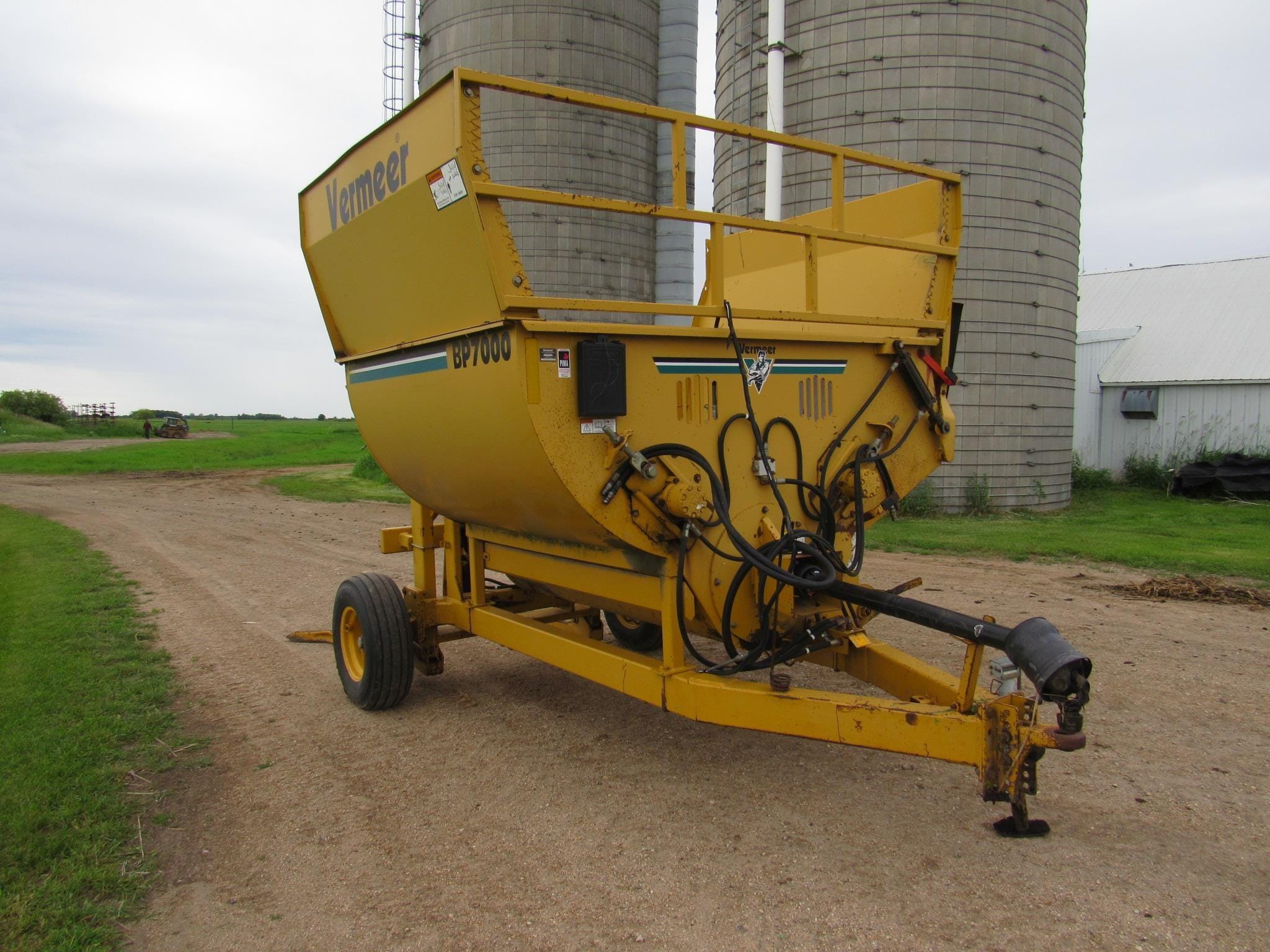 2004 Vermeer BP7000 Equipment Image0